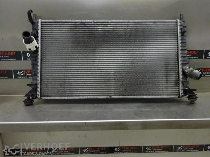Usagé Radiateur Mazda 3 (BK12) 1.6i 16V Prix € 50,00 Règlement à la marge proposé par Verhoef Cars & Parts