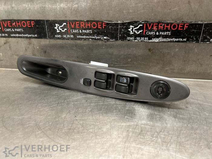 Usados Interruptor combinado de ventanillas Kia Joice 2.0 16V Precio € 25,00 Norma de margen ofrecido por Verhoef Cars & Parts