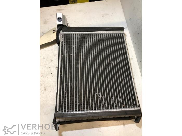 Begagnade AC-radiator Toyota Yaris II (P9) 1.3 16V VVT-i Pris € 75,00 Marginaltabell erbjuds av Verhoef Cars & Parts