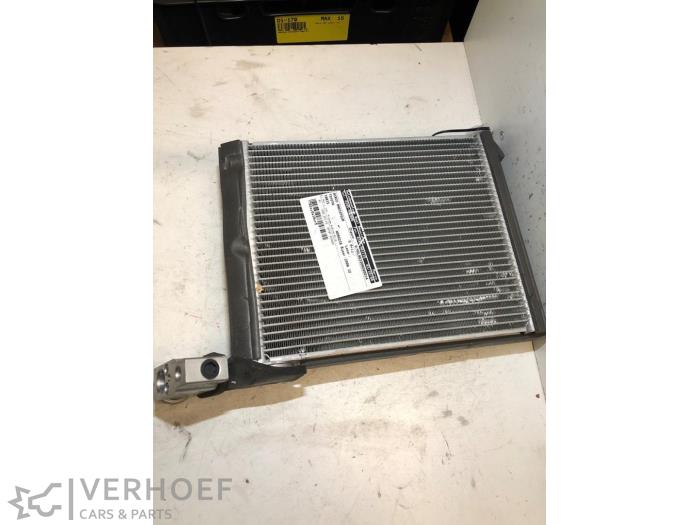Begagnade AC-radiator Toyota Yaris II (P9) 1.3 16V VVT-i Pris på förfrågan erbjuds av Verhoef Cars & Parts