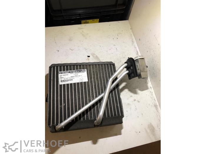 Begagnade AC-radiator Kia Sorento I (JC) 3.3 V6 24V Pris € 75,00 Marginaltabell erbjuds av Verhoef Cars & Parts