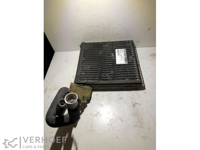 Usagé Radiateur clim Toyota Avensis Verso (M20) 2.0 D-4D 16V Prix sur demande proposé par Verhoef Cars & Parts
