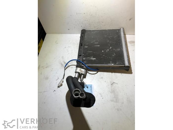 Usagé Radiateur clim Toyota Avensis Wagon (T25/B1E) 2.0 16V D-4D Prix sur demande proposé par Verhoef Cars & Parts