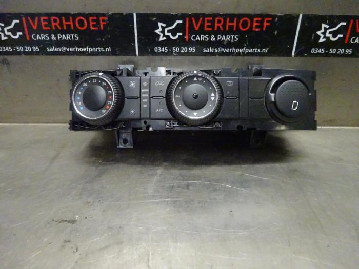 Heater control panel from a Mercedes-Benz Sprinter 3t (906.61) 214 CDI 16V 2017