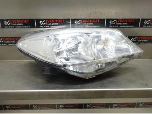 Used Headlight, right Toyota Yaris III (P13) 1.0 12V VVT-i Price € 125,00 Margin scheme offered by Verhoef Cars & Parts