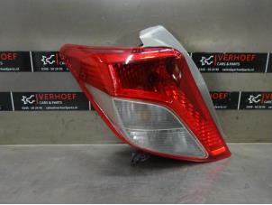 Używane Tylne swiatlo pozycyjne lewe Toyota Yaris III (P13) 1.0 12V VVT-i Cena € 50,00 Procedura marży oferowane przez Verhoef Cars & Parts