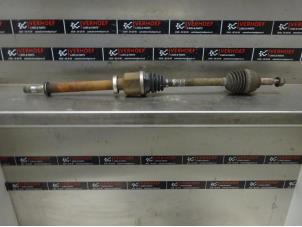 Used Front drive shaft, right Renault Modus/Grand Modus (JP) 1.4 16V Price on request offered by Verhoef Cars & Parts