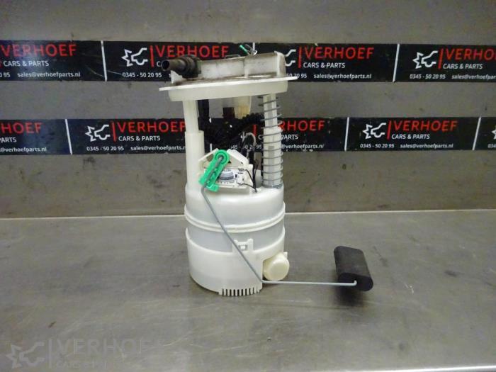 Begagnade Bensinpump Renault Modus/Grand Modus (JP) 1.4 16V Pris € 50,00 Marginaltabell erbjuds av Verhoef Cars & Parts