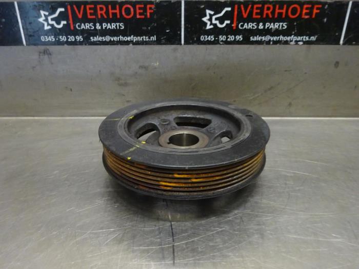 Crankshaft pulley from a Kia Sportage (SL) 2.0 CVVT 16V 4x2 2011