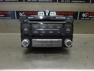 Używane Radioodtwarzacz CD Hyundai i20 1.4i 16V Cena € 125,00 Procedura marży oferowane przez Verhoef Cars & Parts