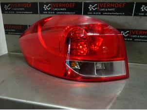 Used Taillight, left Renault Clio III Estate/Grandtour (KR) 1.2 16V TCE 100 Price € 40,00 Margin scheme offered by Verhoef Cars & Parts