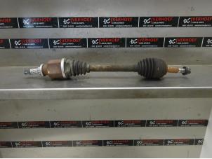 Used Front drive shaft, left Renault Clio III Estate/Grandtour (KR) 1.2 16V TCE 100 Price € 40,00 Margin scheme offered by Verhoef Cars & Parts