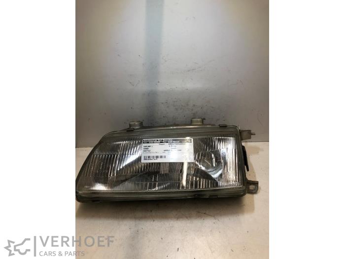 Używane Reflektor lewy Honda Civic Shuttle (EE) 1.5i GL 16V Cena € 50,00 Procedura marży oferowane przez Verhoef Cars & Parts