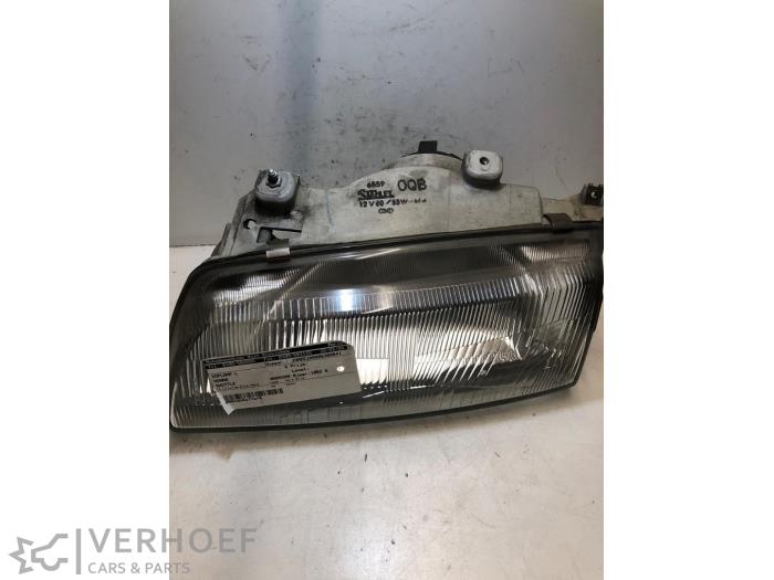 Używane Reflektor lewy Honda Civic Shuttle (EE) 1.5i GL 16V Cena na żądanie oferowane przez Verhoef Cars & Parts