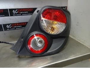 Używane Tylne swiatlo pozycyjne prawe Chevrolet Aveo 1.3 D 16V Cena na żądanie oferowane przez Verhoef Cars & Parts