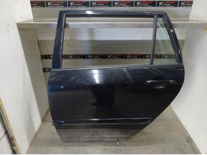 Usagé Porte arrière gauche Toyota Corolla Wagon (E12) 1.4 D-4D 16V Prix € 125,00 Règlement à la marge proposé par Verhoef Cars & Parts