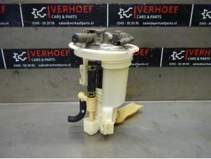 Usados Bomba de gasolina Mitsubishi Grandis (NA) 2.4 16V MIVEC Precio € 75,00 Norma de margen ofrecido por Verhoef Cars & Parts