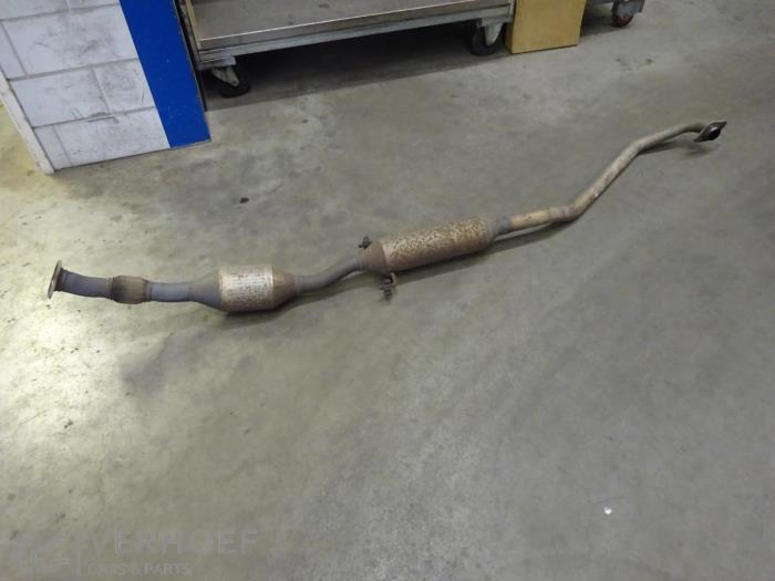 Usagé Catalyseur Toyota Avensis Wagon (T25/B1E) 2.0 16V D-4D Prix sur demande proposé par Verhoef Cars & Parts
