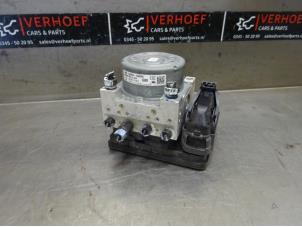 Usados Bomba ABS Kia Picanto (JA) 1.0 12V Precio € 90,00 Norma de margen ofrecido por Verhoef Cars & Parts