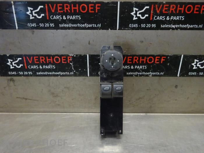 Usados Interruptor combinado de ventanillas Ford Transit Connect (PJ2) 1.6 TDCi 16V 75 Precio € 35,00 Norma de margen ofrecido por Verhoef Cars & Parts