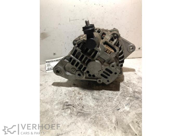Dynamo van een Subaru Impreza II (GD) 2.0 WRX 2005