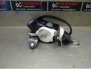 Used Rear seatbelt, left Mitsubishi Outlander (GF/GG) 2.0 16V PHEV 4x4 Price on request offered by Verhoef Cars & Parts
