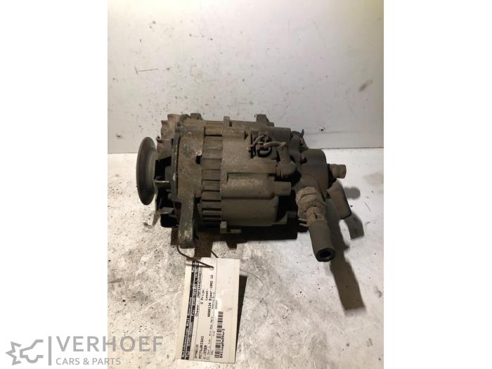 Begagnade Dynamo Mitsubishi L-300 (L..) 2.3D Pris € 90,00 Marginaltabell erbjuds av Verhoef Cars & Parts