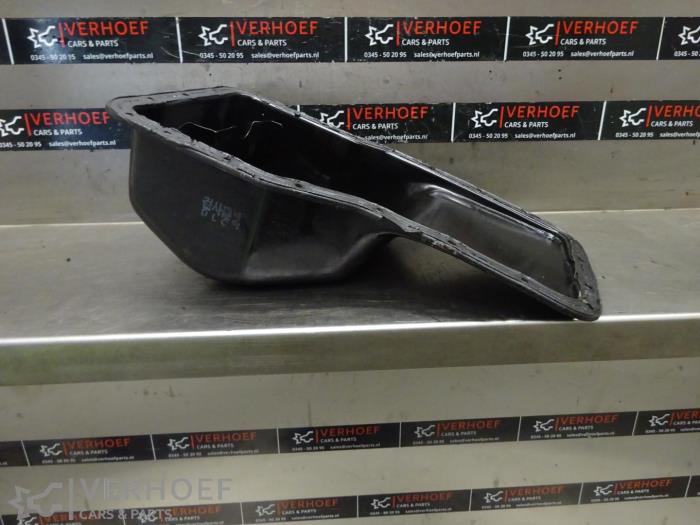 Usagé Couvercle carter Hyundai H-300 2.5 CRDi Prix € 50,00 Règlement à la marge proposé par Verhoef Cars & Parts