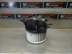Usados Motor de ventilador de calefactor Opel Corsa D 1.3 CDTi 16V ecoFLEX Precio € 40,00 Norma de margen ofrecido por Verhoef Cars & Parts