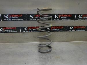 Usados Muelle helicoidal detrás Lancia Ypsilon (312) 0.9 TwinAir 85 Precio € 15,00 Norma de margen ofrecido por Verhoef Cars & Parts
