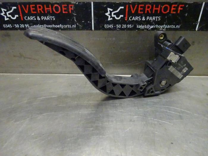 Throttle pedal position sensor Renault Trafic 2.0 dCi 16V 145