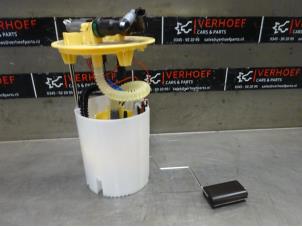 Usagé Pompe essence Renault Trafic (1FL/2FL/3FL/4FL) 2.0 dCi 16V 145 Prix sur demande proposé par Verhoef Cars & Parts