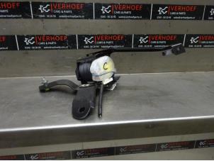 Używane Pas bezpieczenstwa srodkowy tyl Honda CR-V (RE) 2.0 16V Cena na żądanie oferowane przez Verhoef Cars & Parts