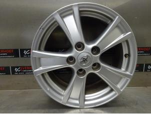 Used Wheel Toyota Yaris II (P9) 1.3 16V VVT-i Price € 75,00 Margin scheme offered by Verhoef Cars & Parts