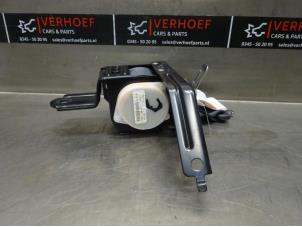 Używane Pas bezpieczenstwa srodkowy tyl Honda CR-V (RD6/7/8) 2.0i 16V VTEC Cena na żądanie oferowane przez Verhoef Cars & Parts