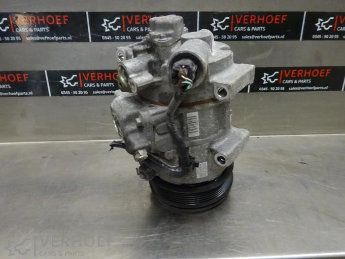 Usagé Compresseur de clim Toyota Verso 1.8 16V VVT-i Prix € 100,00 Règlement à la marge proposé par Verhoef Cars & Parts