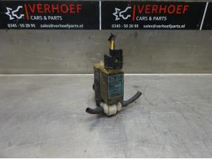 Usagé Pompe lave-glace avant Kia Cee'd Sporty Wagon (EDF) 1.4 CVVT 16V Prix sur demande proposé par Verhoef Cars & Parts