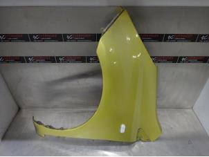 Used Front wing, left Nissan Note (E11) 1.5 dCi 86 Price € 75,00 Margin scheme offered by Verhoef Cars & Parts