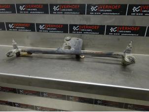 Used Wiper mechanism Ssang Yong Rexton 2.7 Xdi RX/RJ 270 16V Price on request offered by Verhoef Cars & Parts
