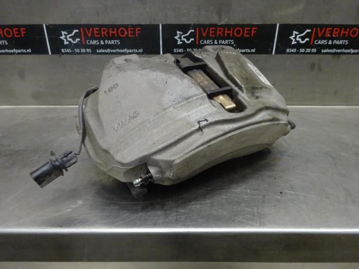 Front brake calliper, left from a Audi A5 Cabrio (F57/F5E) 2.0 TFSI Mild Hybrid 16V Quattro 2018