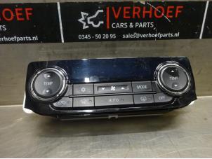 Usagé Panneau de commandes chauffage Mitsubishi Outlander (GF/GG) 2.0 16V PHEV 4x4 Prix sur demande proposé par Verhoef Cars & Parts