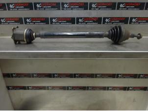 Used Front drive shaft, right Volkswagen Golf Plus (5M1/1KP) 2.0 TDI 16V Price € 75,00 Margin scheme offered by Verhoef Cars & Parts