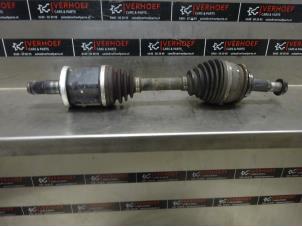 Used Front drive shaft, right Toyota Hilux VI 2.4 D 16V 4WD Price on request offered by Verhoef Cars & Parts