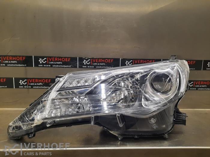 Nowe Reflektor lewy Toyota Rav-4 Cena € 242,00 Z VAT oferowane przez Verhoef Cars & Parts