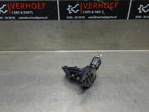 Used Airflow meter Toyota Hilux VI 2.4 D 16V 4WD Price on request offered by Verhoef Cars & Parts