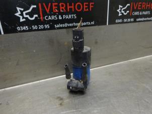 Used Windscreen washer pump Renault Clio III (BR/CR) 1.2 16V TCe 100 Price € 30,00 Margin scheme offered by Verhoef Cars & Parts