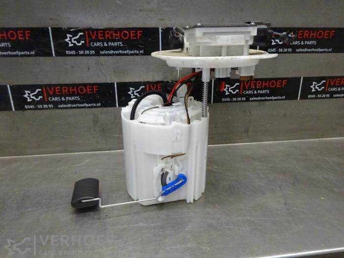 Used Petrol pump Kia Ceed Sportswagon (CDF) 1.4 T-GDI 16V Price € 75,00 Margin scheme offered by Verhoef Cars & Parts