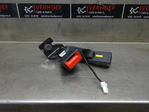 Used Rear seatbelt buckle, right Kia Ceed Sportswagon (CDF) 1.4 T-GDI 16V Price on request offered by Verhoef Cars & Parts
