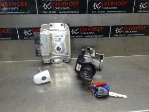 Usagé Kit serrure cylindre (complet) Suzuki Celerio (LF) 1.0 12V Dualjet Prix € 150,00 Règlement à la marge proposé par Verhoef Cars & Parts