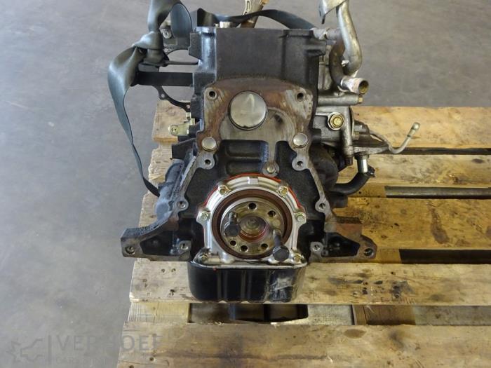 Used Engine crankcase Mitsubishi Pajero Hardtop (V6/7) 3.2 DI-D 16V Price € 500,00 Margin scheme offered by Verhoef Cars & Parts